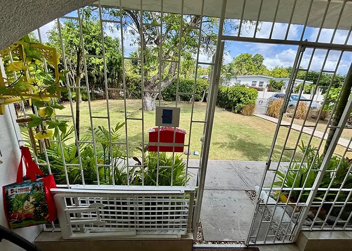 West Coast 1 Bedroom Apartment 66 - Close To Beach