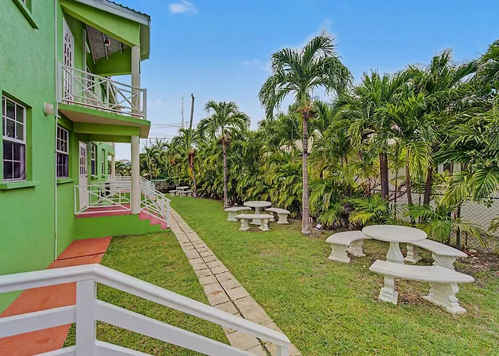 Best E Villas Prospect St James